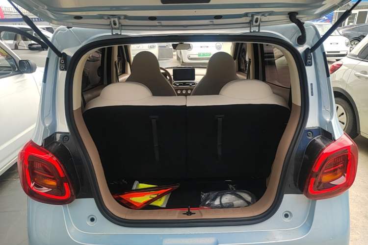 Used Wuling Hongguang MINIEV 2025 Four-Door Version Zhenxiang+ Edition Trunk