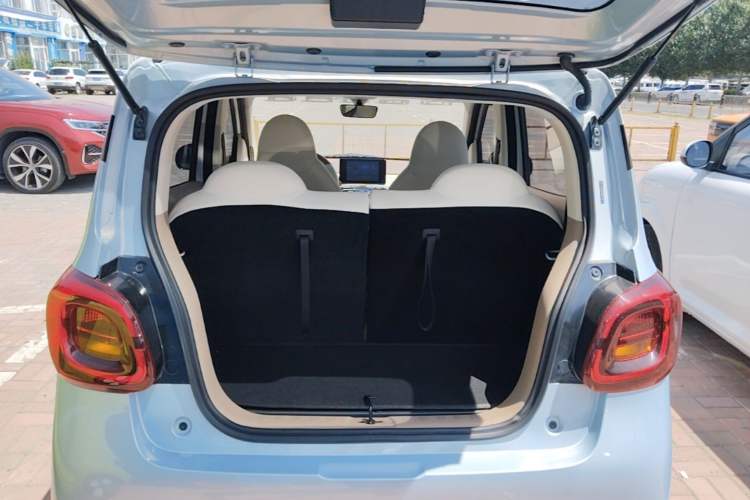 Used Wuling Hongguang MINIEV 2025 Four-Door Version Zhenxiang+ Edition Trunk