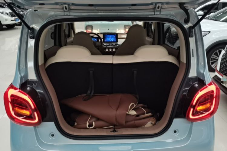 Used Wuling Hongguang MINIEV 2025 Four-Door Version Advanced Edition Trunk