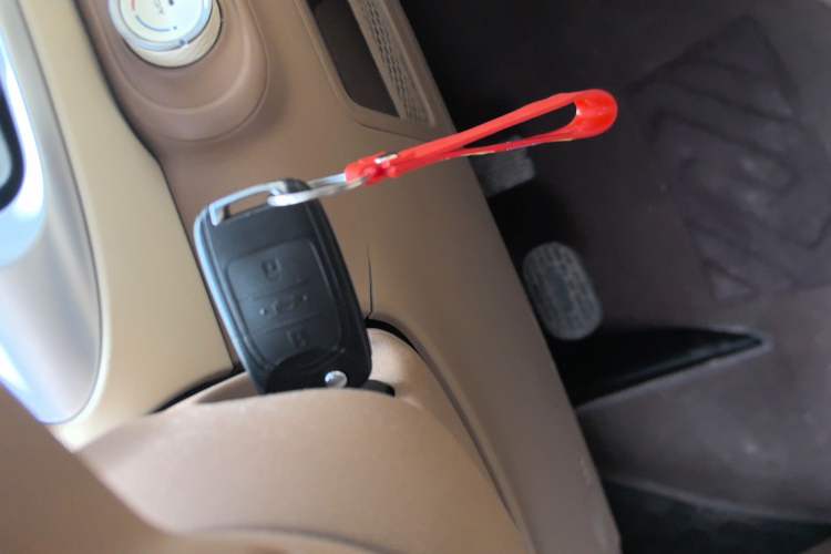 Used Wuling Hongguang MINIEV 2025 Four-Door Version Advanced Edition Vehicle Key