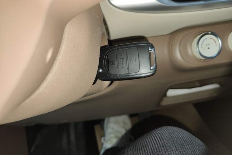 Used Wuling Hongguang MINIEV 2025 Four-Door Version Advanced Edition Vehicle Key