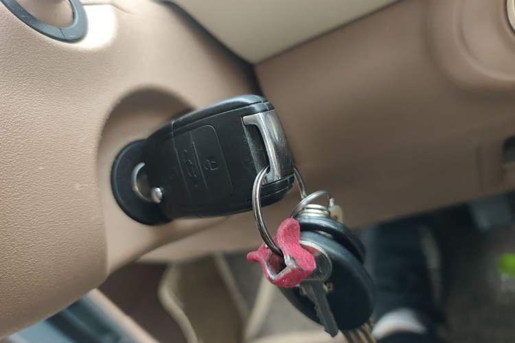 Used Wuling Hongguang MINIEV 2025 Four-Door Version Advanced Edition Vehicle Key