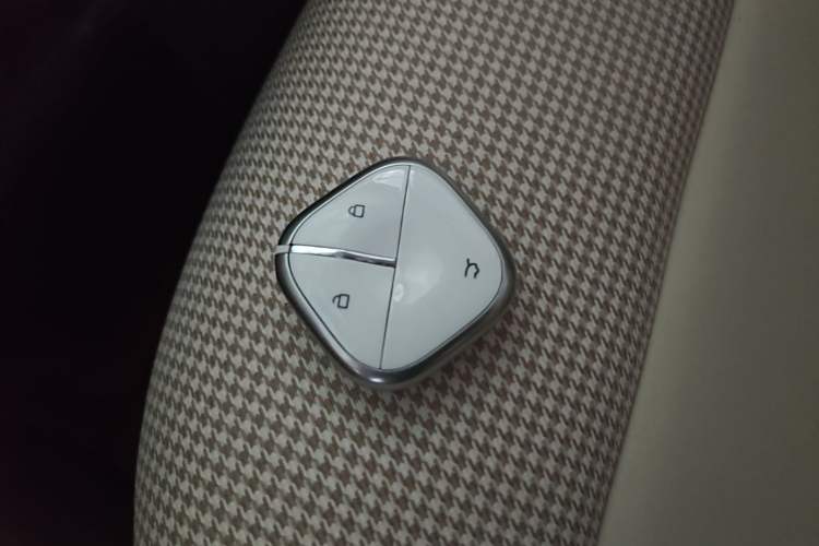 Used Wuling Hongguang MINIEV 2025 Four-Door Version Premium Edition Vehicle Key
