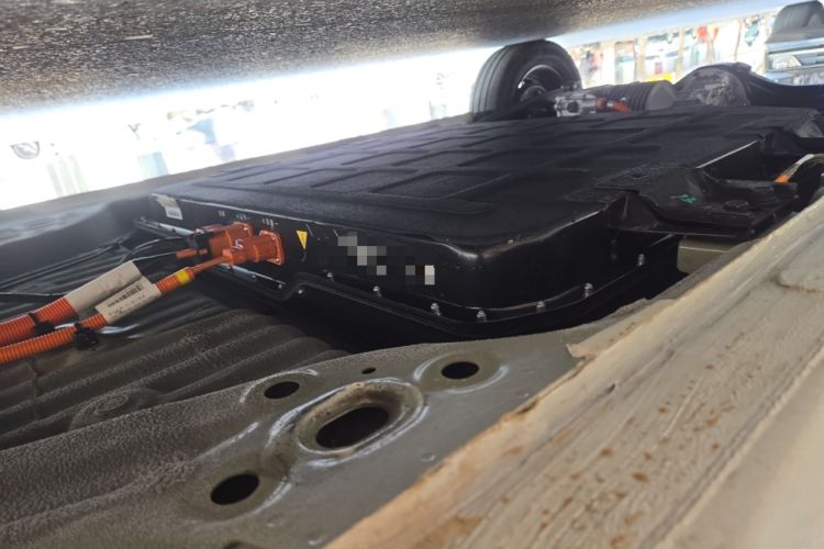 Used Wuling Hongguang MINIEV 2025 Four-Door Version Advanced Edition Chassis Front Right