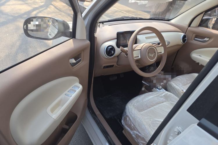 Used Wuling Hongguang MINIEV 2025 Four-Door Version Advanced Edition Driver Seat