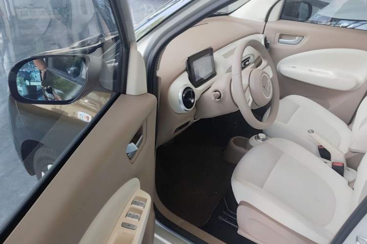 Used Wuling Hongguang MINIEV 2025 Four-Door Version Advanced Edition Driver Seat