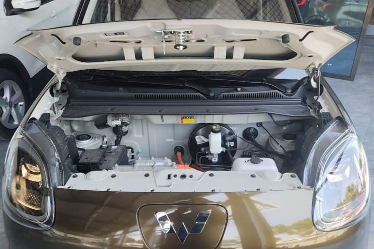 Used Wuling Hongguang MINIEV 2025 Four-Door Version Advanced Edition Engine Bay