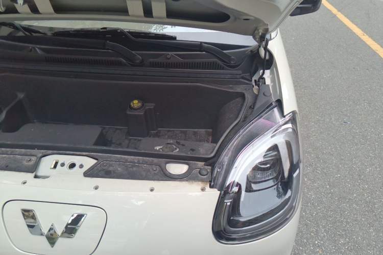 Used Wuling Hongguang MINIEV 2025 Four-Door Version Advanced Edition Engine Bay Left