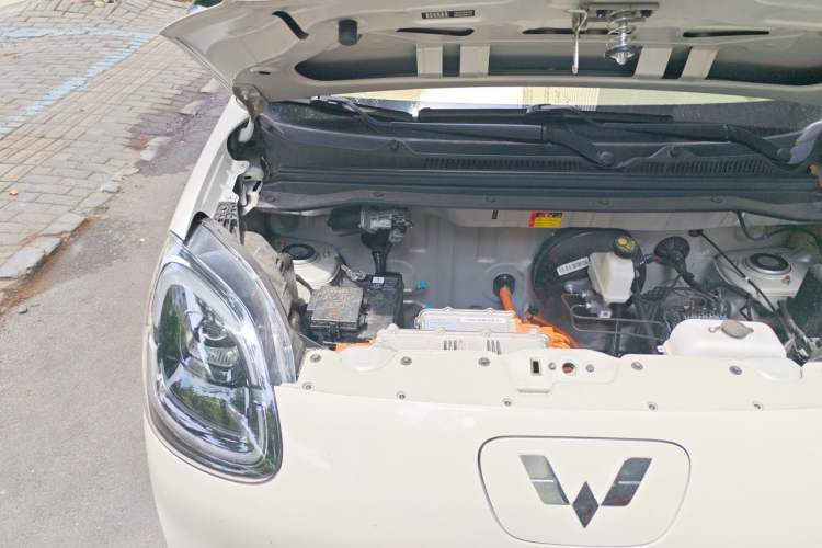 Used Wuling Hongguang MINIEV 2025 Four-Door Version Advanced Edition Engine Bay Right