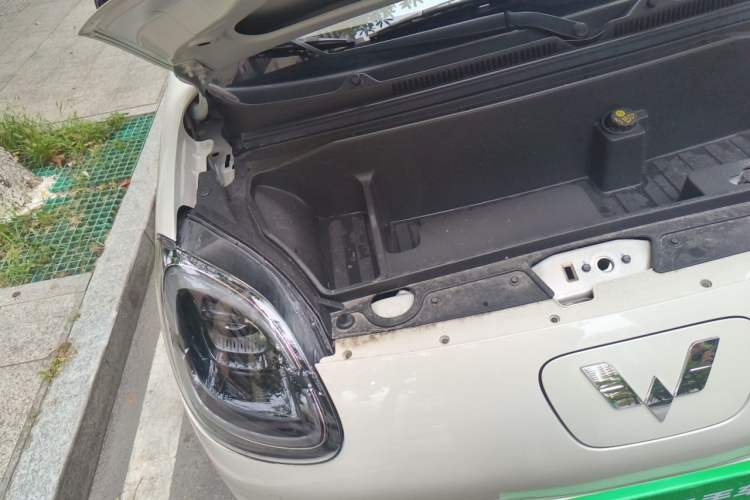 Used Wuling Hongguang MINIEV 2025 Four-Door Version Advanced Edition Engine Bay Right