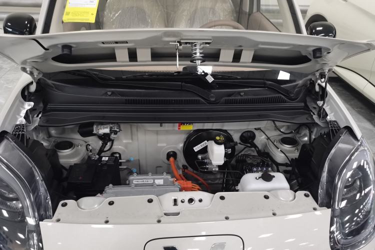Used Wuling Hongguang MINIEV 2025 Four-Door Version Advanced Edition Engine Bay