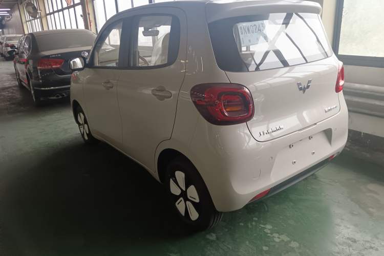 Used Wuling Hongguang MINIEV 2025 Four-Door Version Advanced Edition Exterior 2