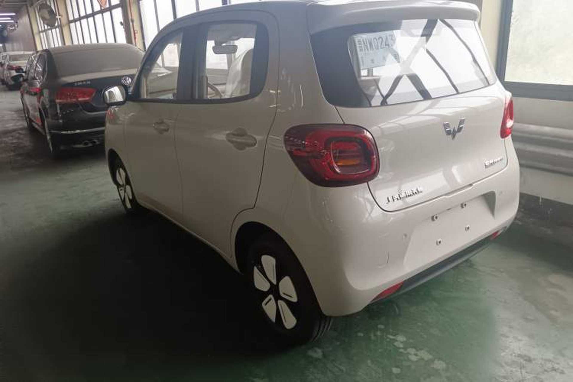 Used Wuling Hongguang MINIEV 2025 Four-Door Version Advanced Edition Exterior 2