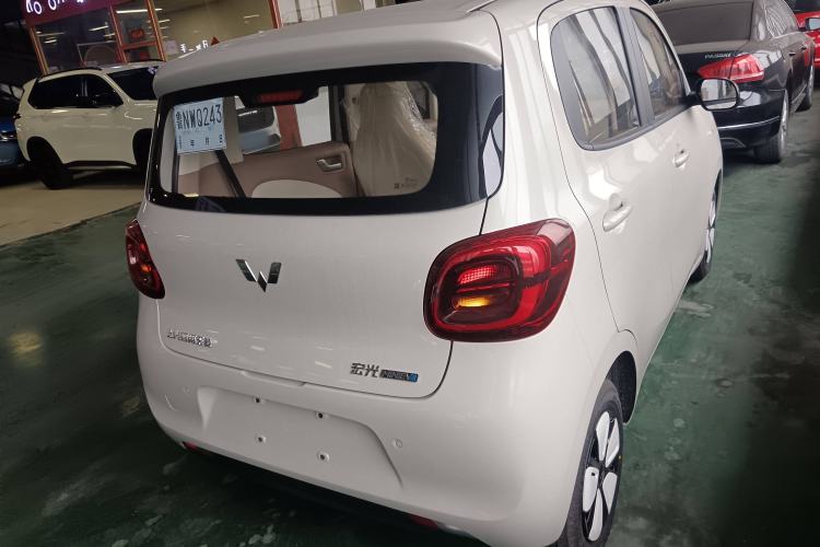 Used Wuling Hongguang MINIEV 2025 Four-Door Version Advanced Edition Exterior 3