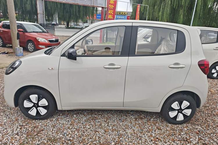 Used Wuling Hongguang MINIEV 2025 Four-Door Version Advanced Edition Exterior 5