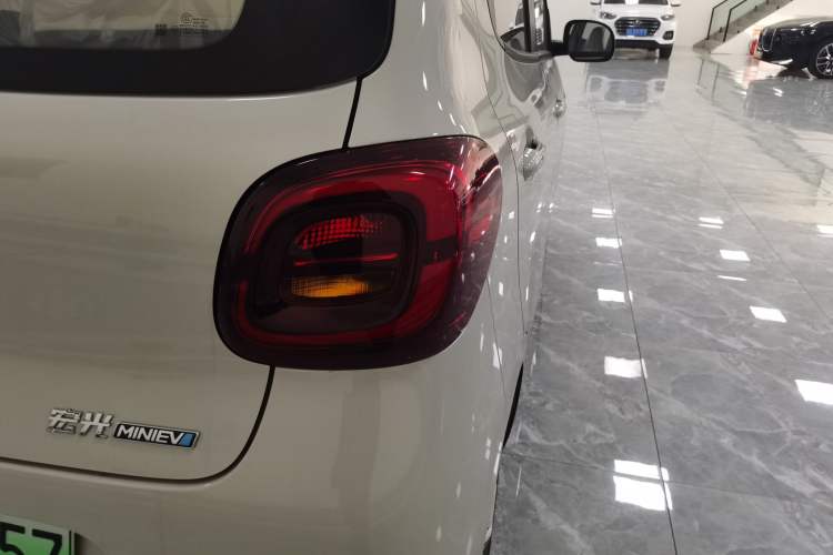 Used Wuling Hongguang MINIEV 2025 Four-Door Version Advanced Edition Exterior 6
