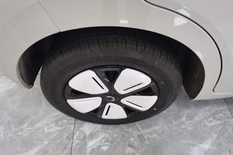 Used Wuling Hongguang MINIEV 2025 Four-Door Version Advanced Edition Exterior 8