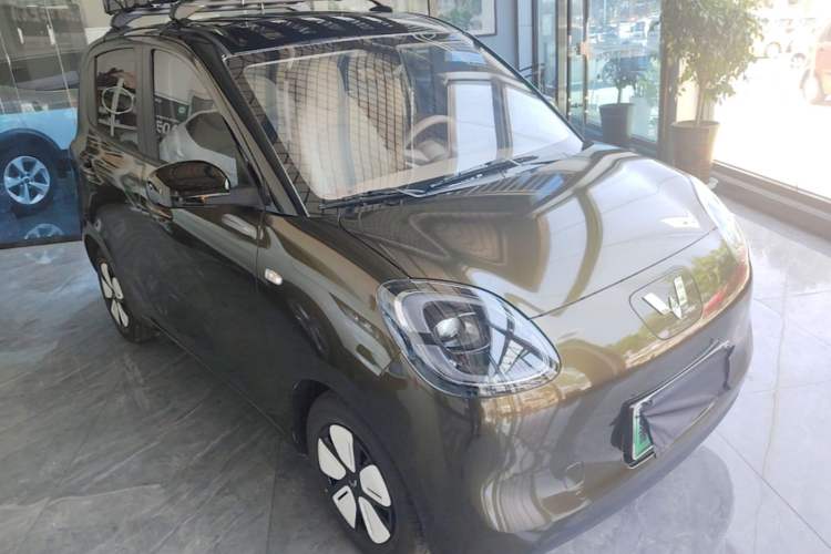 Used Wuling Hongguang MINIEV 2025 Four-Door Version Advanced Edition Front Right 45 Deg