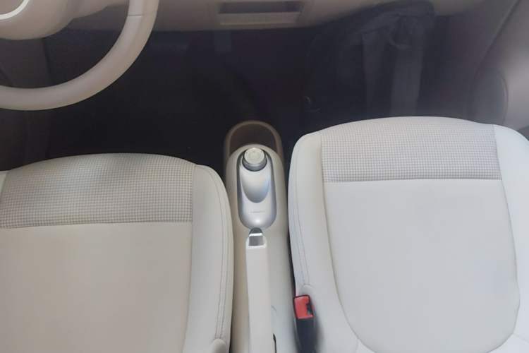 Used Wuling Hongguang MINIEV 2025 Four-Door Version Advanced Edition Gear Lever