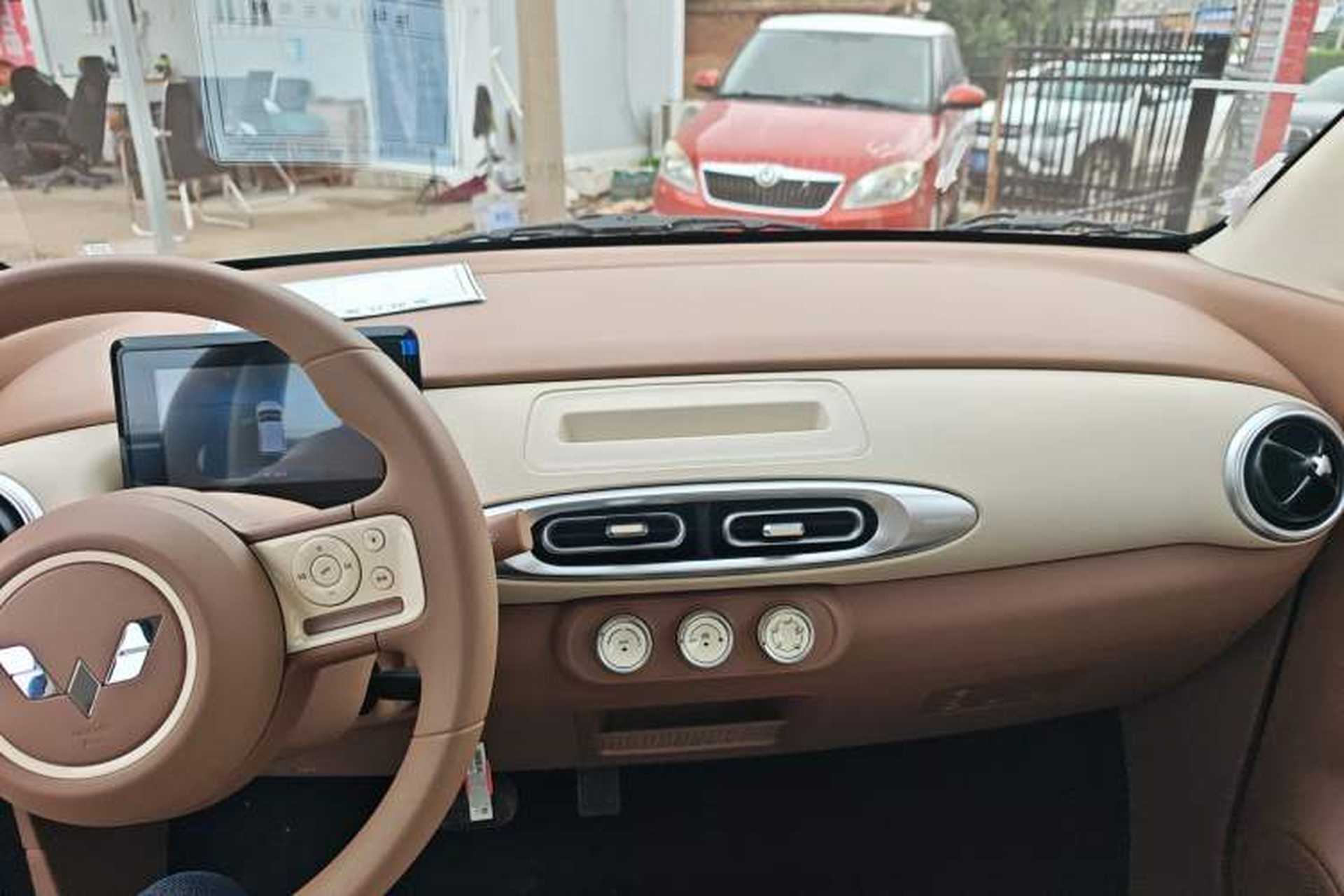 Used Wuling Hongguang MINIEV 2025 Four-Door Version Advanced Edition Interior 3