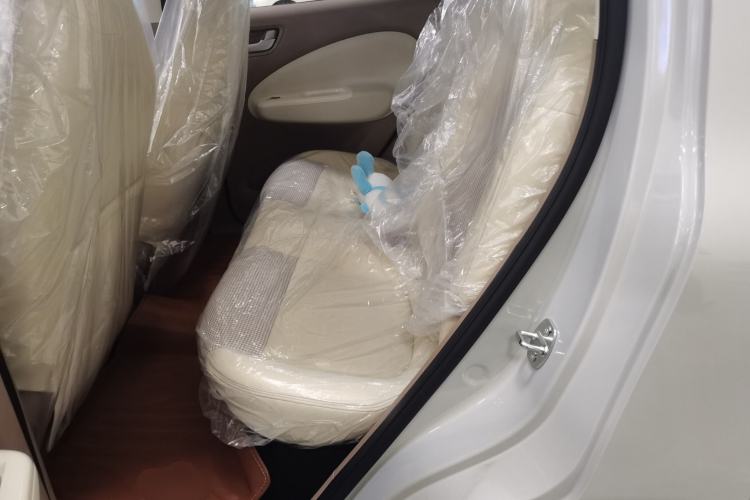 Used Wuling Hongguang MINIEV 2025 Four-Door Version Advanced Edition Interior 4