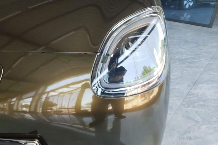 Used Wuling Hongguang MINIEV 2025 Four-Door Version Advanced Edition Left Front Headlight