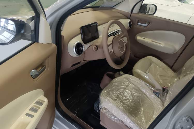 Used Wuling Hongguang MINIEV 2025 Four-Door Version Advanced Edition Left Front Seat