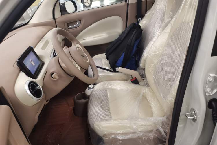 Used Wuling Hongguang MINIEV 2025 Four-Door Version Advanced Edition Left Front Seat
