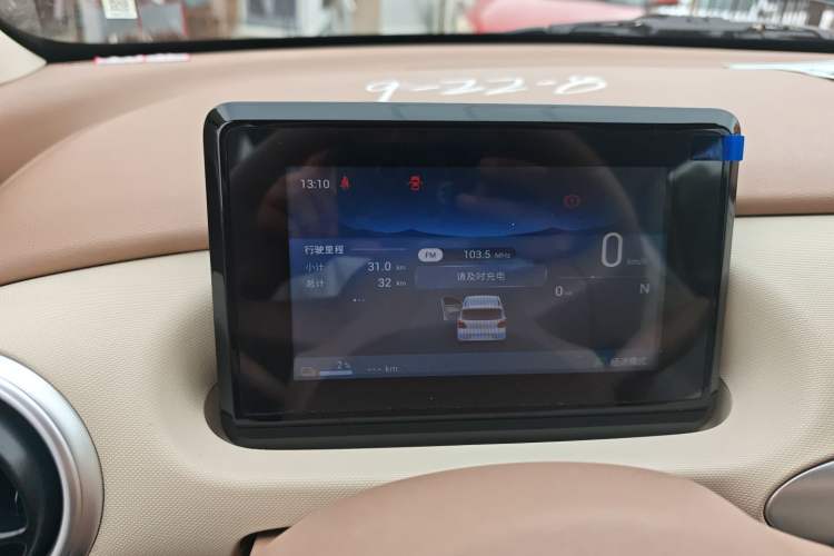 Used Wuling Hongguang MINIEV 2025 Four-Door Version Advanced Edition Odometer Close Up