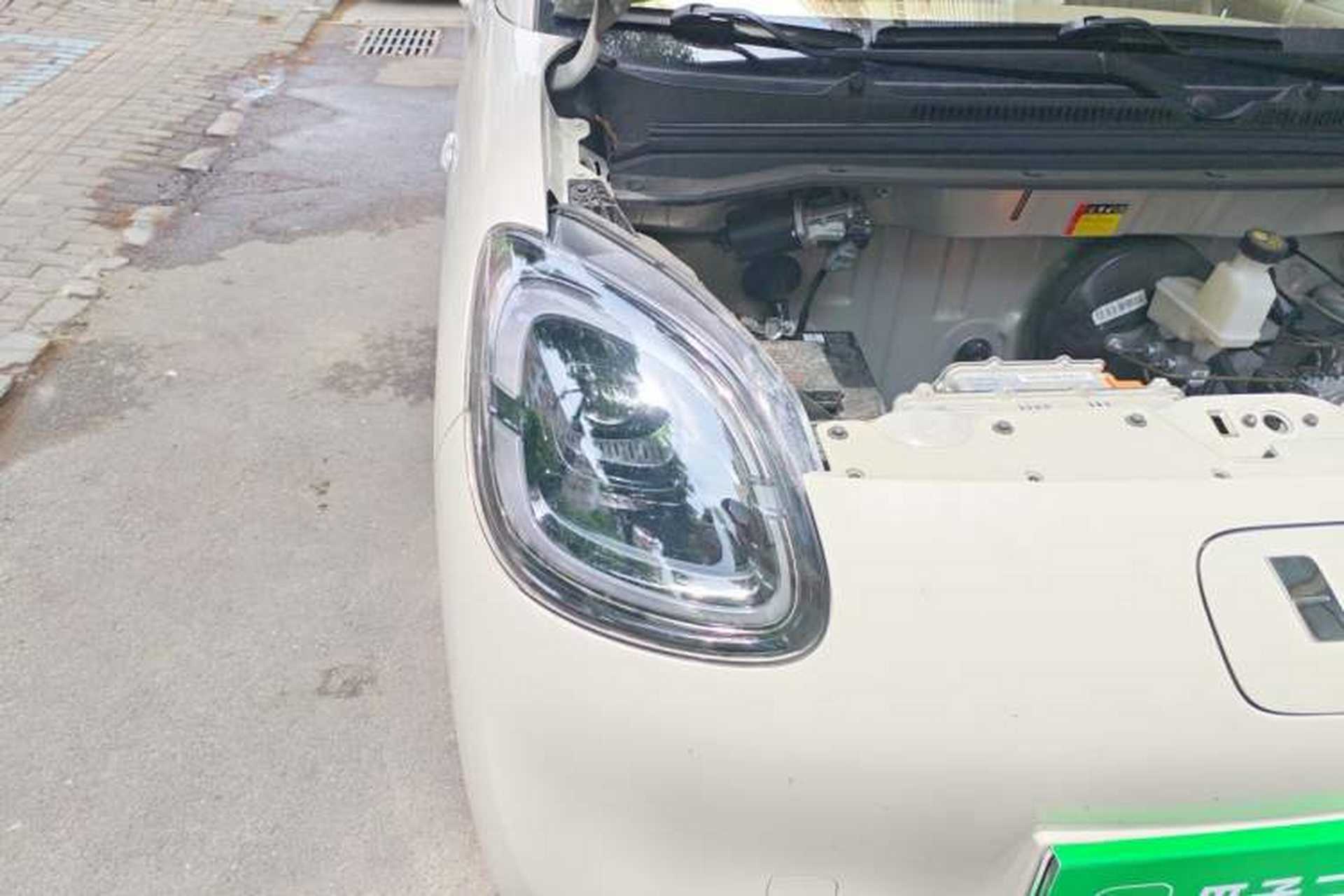 Used Wuling Hongguang MINIEV 2025 Four-Door Version Advanced Edition Right Front Headlight