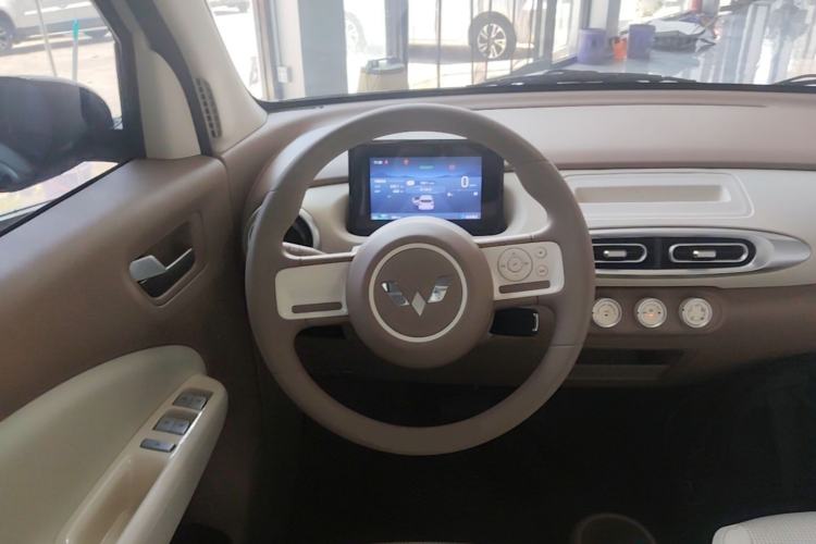 Used Wuling Hongguang MINIEV 2025 Four-Door Version Advanced Edition Steering Wheel