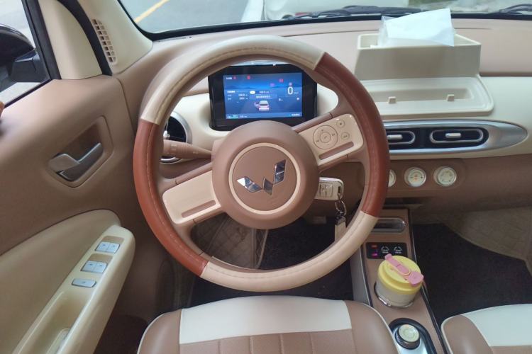Used Wuling Hongguang MINIEV 2025 Four-Door Version Advanced Edition Steering Wheel
