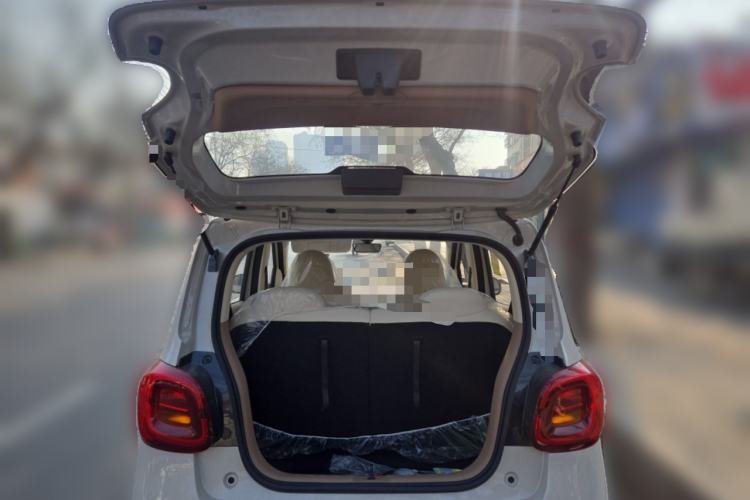Used Wuling Hongguang MINIEV 2025 Four-Door Version Advanced Edition Trunk