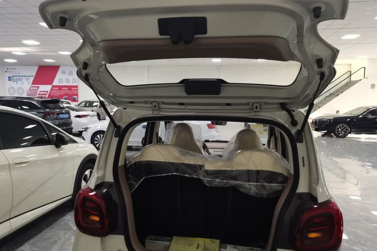 Used Wuling Hongguang MINIEV 2025 Four-Door Version Advanced Edition Trunk