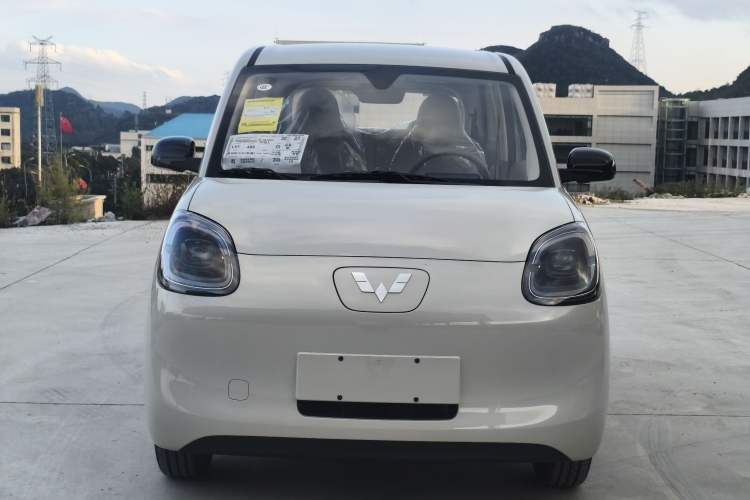 Used Wuling Hongguang MINIEV 2025 Four-Door Version Advanced Edition Exterior 1