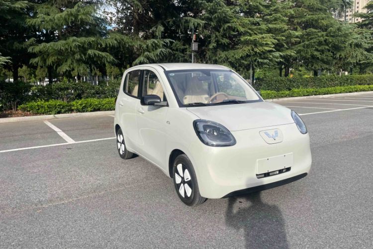 Used Wuling Hongguang MINIEV 2025 Four-Door Version Advanced Edition Exterior 2