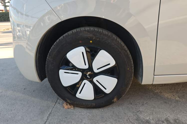 Used Wuling Hongguang MINIEV 2025 Four-Door Version Zhenxiang+ Edition Exterior 4
