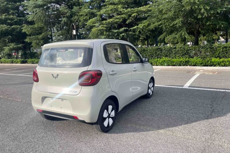 Used Wuling Hongguang MINIEV 2025 Four-Door Version Advanced Edition Exterior 4