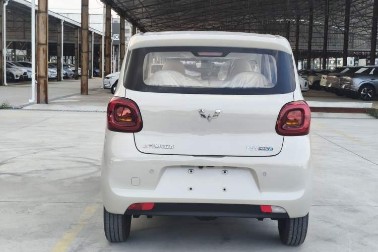 Used Wuling Hongguang MINIEV 2025 Four-Door Version Advanced Edition Exterior 5