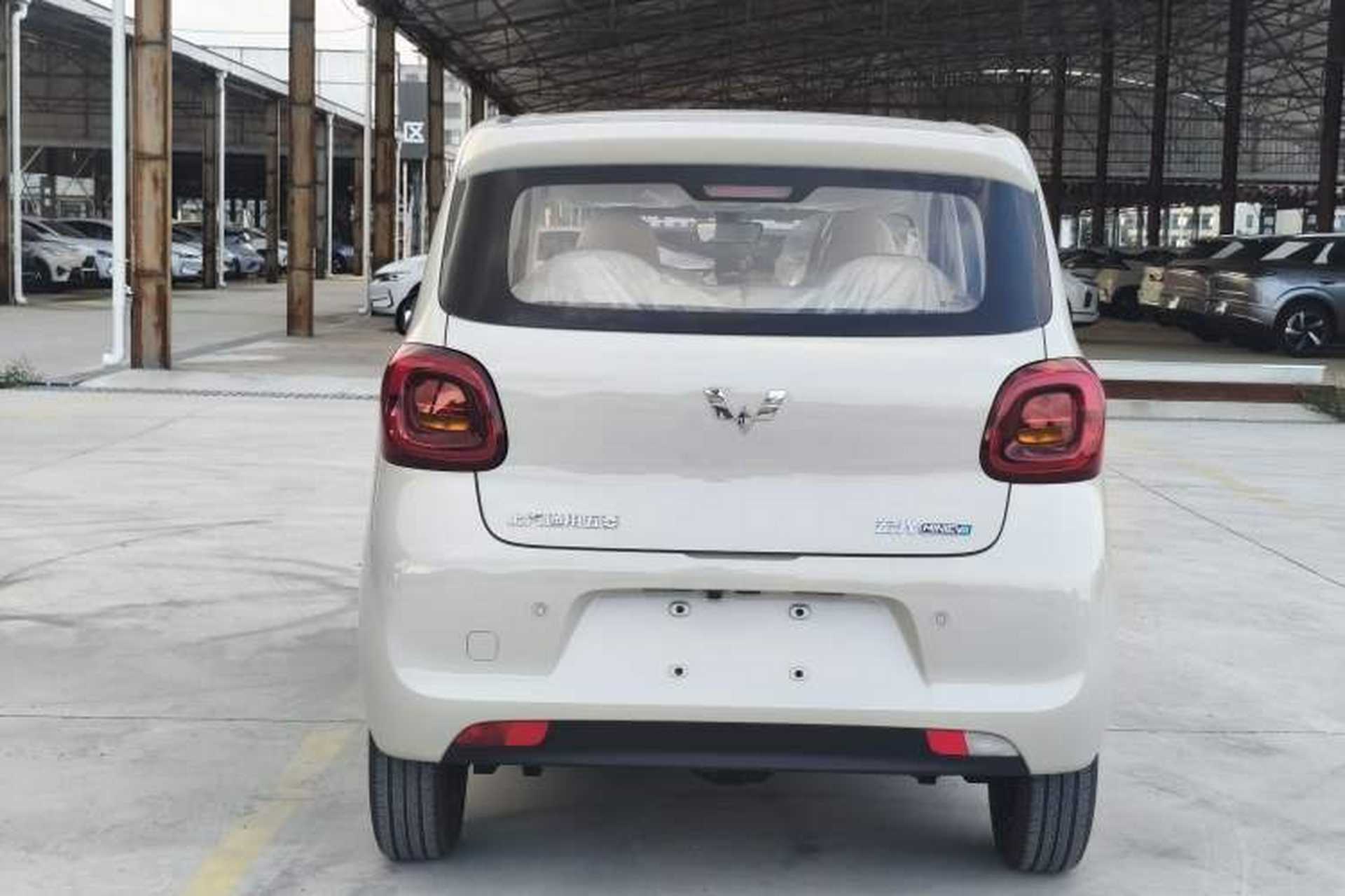 Used Wuling Hongguang MINIEV 2025 Four-Door Version Advanced Edition Exterior 5