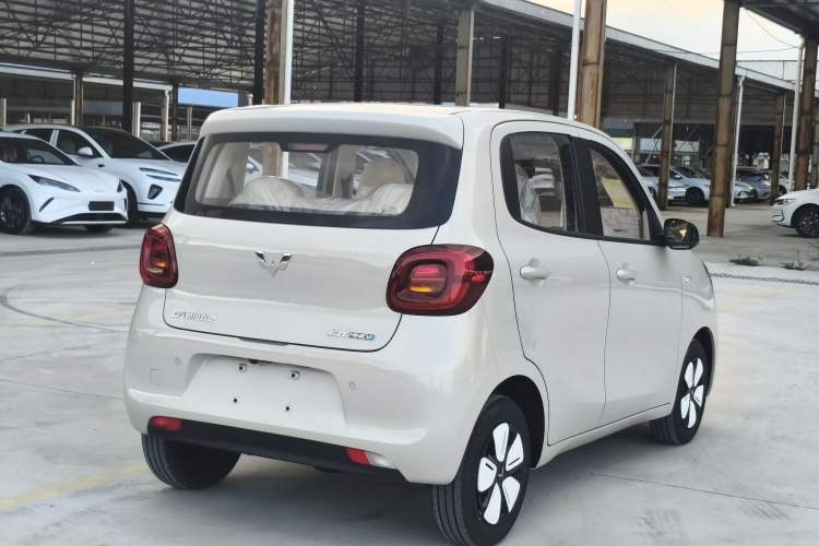 Used Wuling Hongguang MINIEV 2025 Four-Door Version Advanced Edition Exterior 6