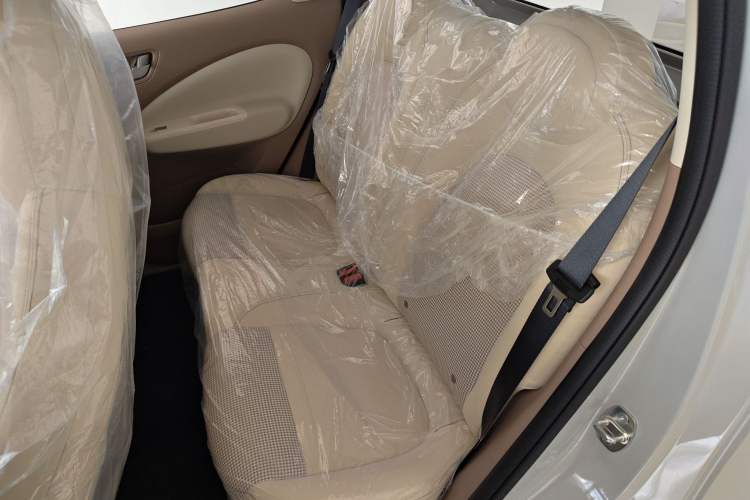 Used Wuling Hongguang MINIEV 2025 Four-Door Version Advanced Edition Interior 1
