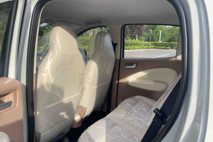 Used Wuling Hongguang MINIEV 2025 Four-Door Version Advanced Edition Interior 1