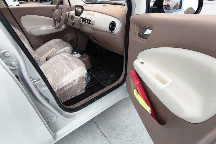 Used Wuling Hongguang MINIEV 2025 Four-Door Version Advanced Edition Interior 10