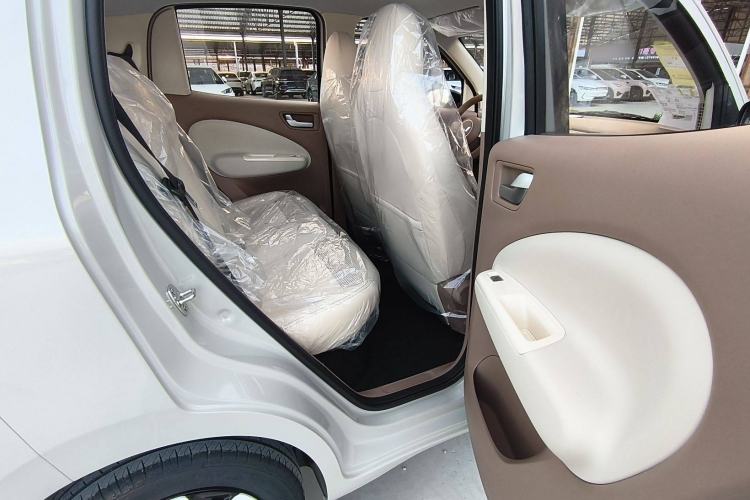 Used Wuling Hongguang MINIEV 2025 Four-Door Version Advanced Edition Interior 11