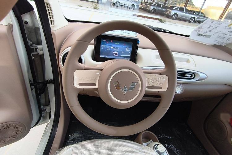 Used Wuling Hongguang MINIEV 2025 Four-Door Version Advanced Edition Interior 2