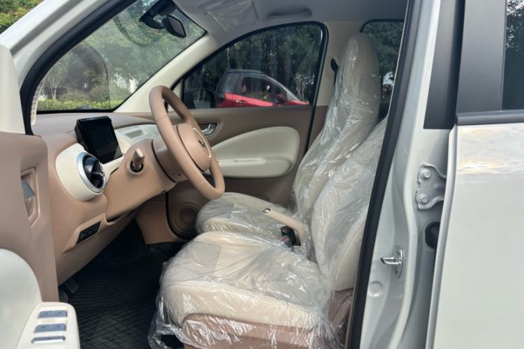 Used Wuling Hongguang MINIEV 2025 Four-Door Version Advanced Edition Interior 2