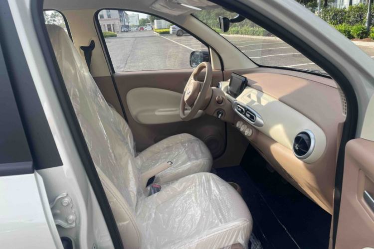 Used Wuling Hongguang MINIEV 2025 Four-Door Version Advanced Edition Interior 2