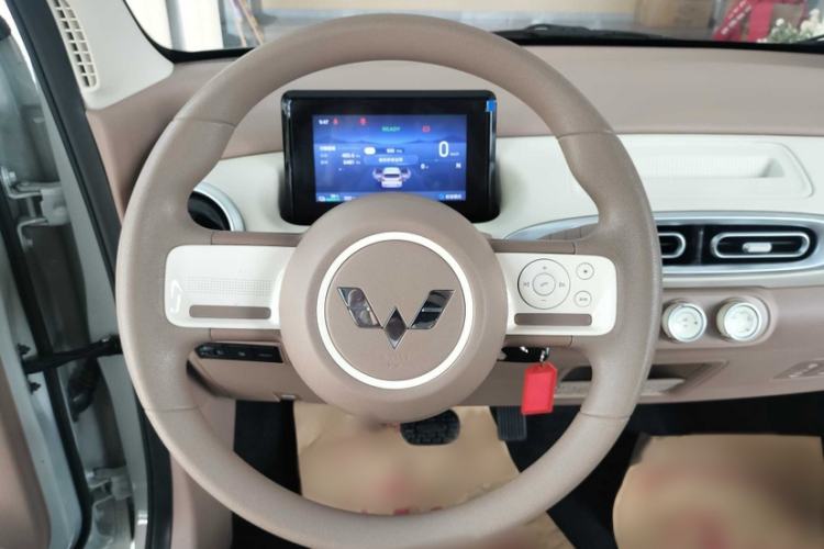 Used Wuling Hongguang MINIEV 2025 Four-Door Version Advanced Edition Interior 3