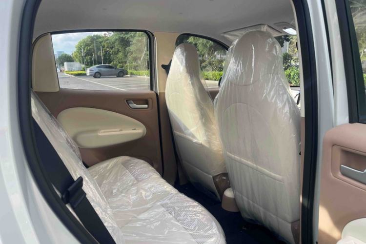 Used Wuling Hongguang MINIEV 2025 Four-Door Version Advanced Edition Interior 3
